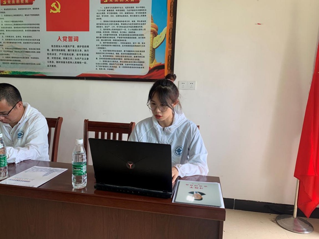 開展“《習(xí)近平談治國理政》第三卷與脫貧攻堅”專題宣講。福建船政交通職業(yè)學(xué)院供圖